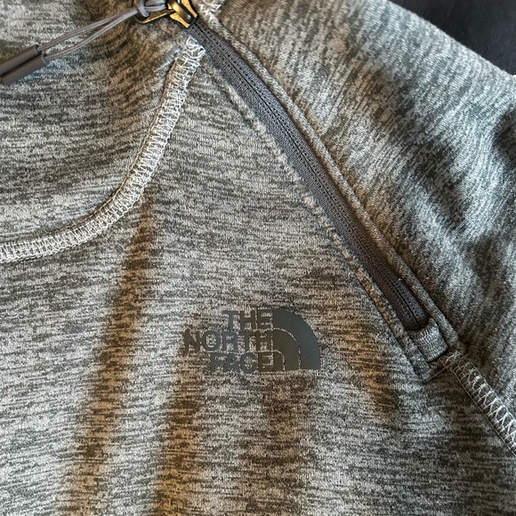 W North Face Side Quarter Zip - Picture 6 of 6